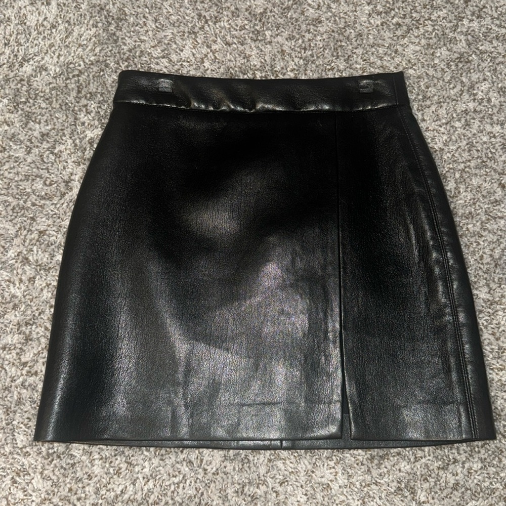Aritzia black leather skirt
